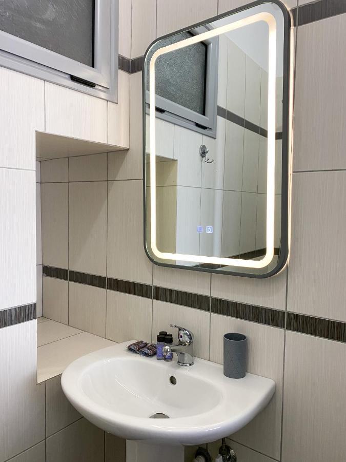 Acta'S Rooms Himare Buitenkant foto