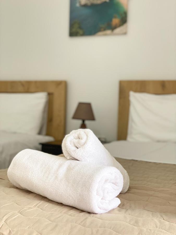 Acta'S Rooms Himare Buitenkant foto