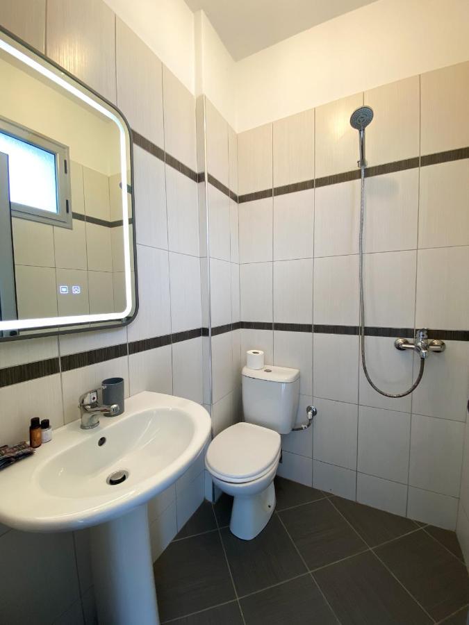 Acta'S Rooms Himare Buitenkant foto